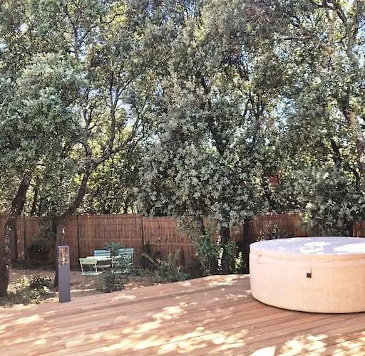 Avec Jacuzzi * Nîmes