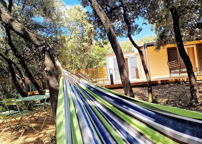 Avec Jacuzzi Ferienhaus